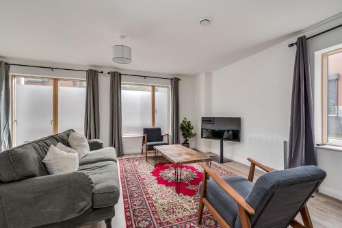 Premium Corporate & Family-Friendly Apartment in Belfast 4