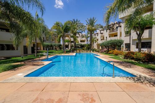 Apartamento con piscina en Roda Resort de Golf