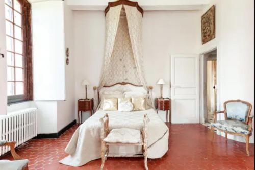 Appartement spacieux avec deux chambres au Château (Appartement spacieux avec deux chambres au Chateau) in Castelnau-Valence