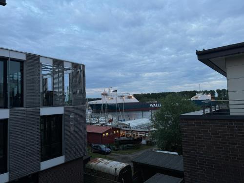 View, Penthouse Hafenblick - private Sauna - Teil der HolidayEscapes Kollektion in Travemunde
