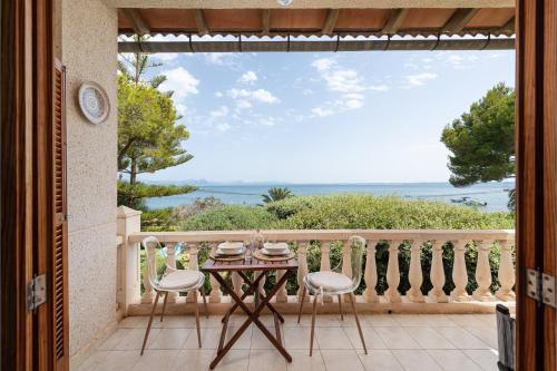 La Casa del Far - Cala Barques