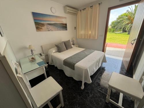 Hostal El Levante - image 13