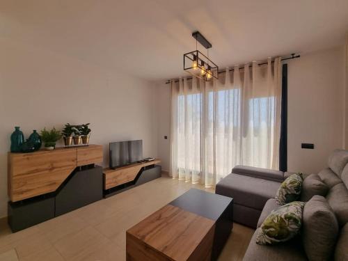 Toyo Alcazaba Suites Gran terraza y vistas, 2Hab, piscina y garaje in 雷塔馬爾
