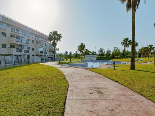 Toyo Alcazaba Suites Gran terraza y vistas, 2Hab, piscina y garaje in 雷塔馬爾