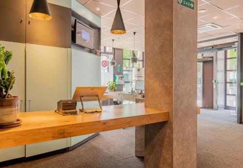 大堂, B&B HOTEL Arras Centre Les Places in 市中心