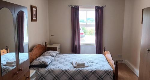 Glencolumbkille House - Self Catering Rooms