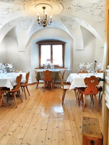 餐廳, Gasthaus zum Rathaus in 薩斯欽普拉蒂高