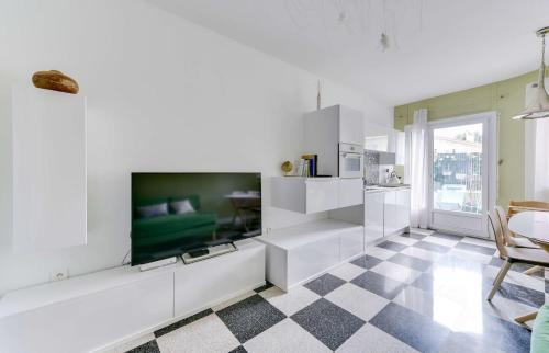 A027 - Appartement moderne - Près de la plage - Location saisonnière - Antibes