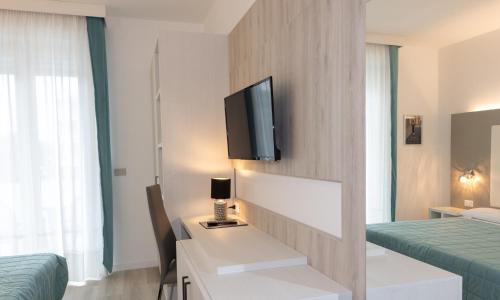 Hotel Carinthia - image 2