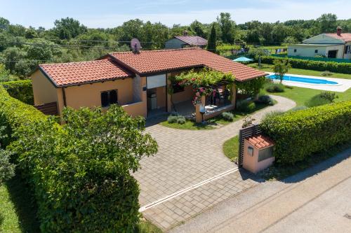 Skats, Casa Luka Vareski in Veliki Vareski