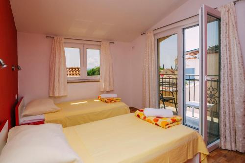 Two-Bedroom Apartment with Balcony and Sea View