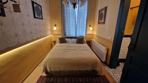 1 queen bed