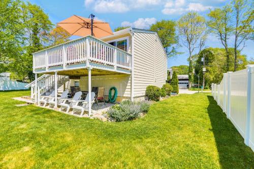 Narragansett Vacation Rental about 2 Mi to the Beach! in Narragansett, USA