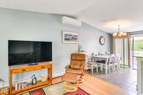 Narragansett Vacation Rental about 2 Mi to the Beach! in Narragansett, USA