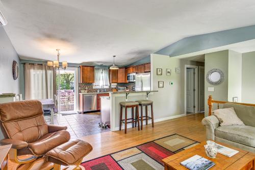 Narragansett Vacation Rental about 2 Mi to the Beach! in Narragansett, USA