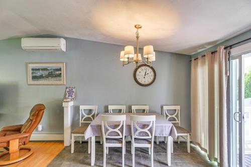 Narragansett Vacation Rental about 2 Mi to the Beach! in Narragansett, USA