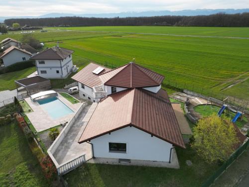 Villa 5*, 15 personnes, Piscine à 20 min de Genève