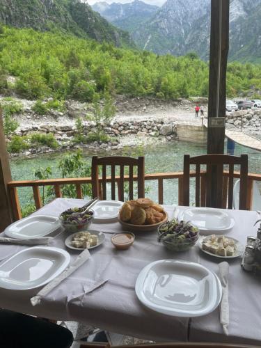 Hrana in pijača, xhovani zelna in Nderlysaj