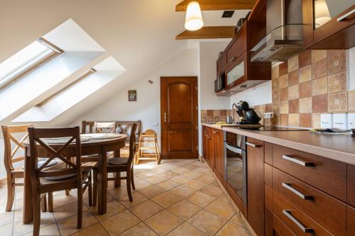 ห้องครัว, Krzeptówki Mountain Apartment (Krzeptowki Mountain Apartment) in กเชปตูฟก์