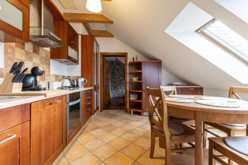 ห้องครัว, Krzeptówki Mountain Apartment (Krzeptowki Mountain Apartment) in กเชปตูฟก์