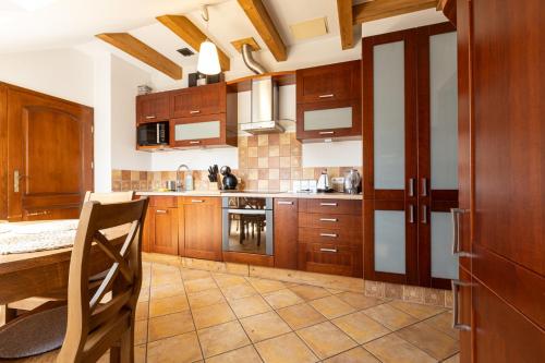 ห้องครัว, Krzeptówki Mountain Apartment (Krzeptowki Mountain Apartment) in กเชปตูฟก์