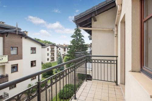 One-Bedroom Apartment image 4