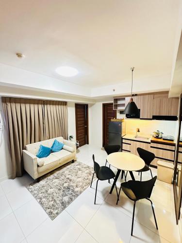 KR's Cozy 2-Bedroom Unit at Horizons 101
