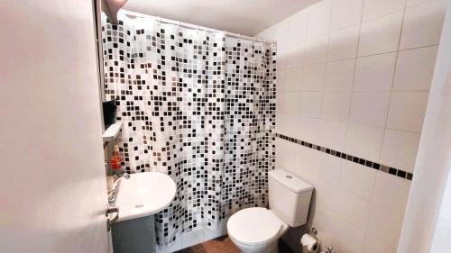 One-Bedroom Apartment image 10