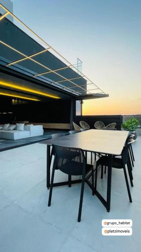 ห้องส่วนกลางสำหรับนั่งเล่น/ดูทีวี, LOFT UP 509 | Mobiliado | WIFI | Piscina | Vaga in วิลาโนวา