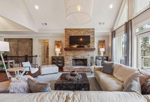 Bear Creek Luxury Estate in Jasper, USA