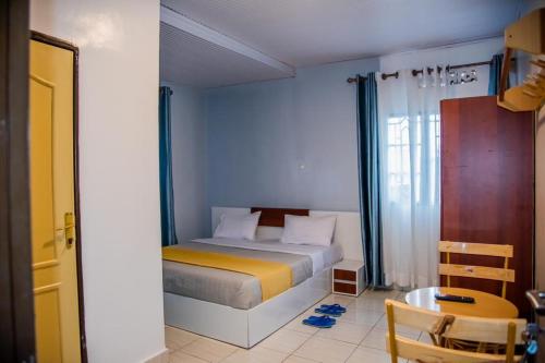 11 double beds