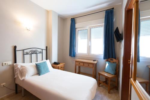 Hotel Mediterráneo - image 4