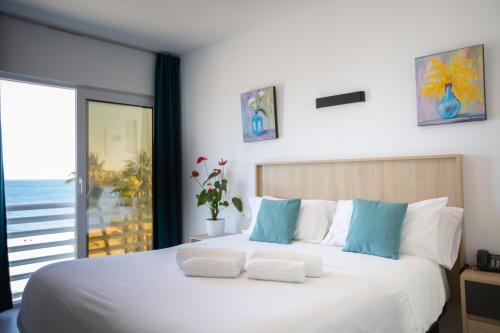 Hotel Mediterráneo - image 2