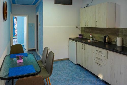 Two-Bedroom Apartment with Balcony and Sea View image 10