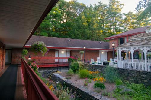 克郎普福克斯賓館 (The Inn at Crumpin-Fox) in 伯纳德斯頓 (MA)