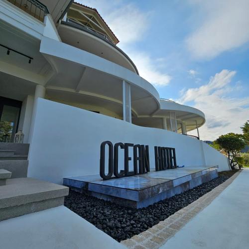 Ocean Beach Hotel - image 8