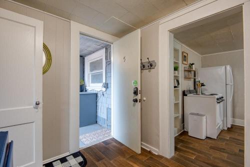 #StayinMyDistrict Heritage House Pet Friendly Apartment in 庫斯灣(OR)