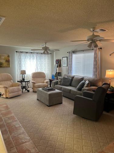 Rare four Bedroom MeadviewVacation Home - Grand Canyon West-Skywalk