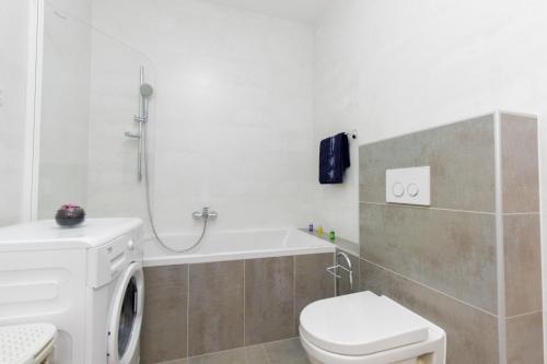 Comfort Two-Bedroom Apartment with Terrace - Ground Floor image 7