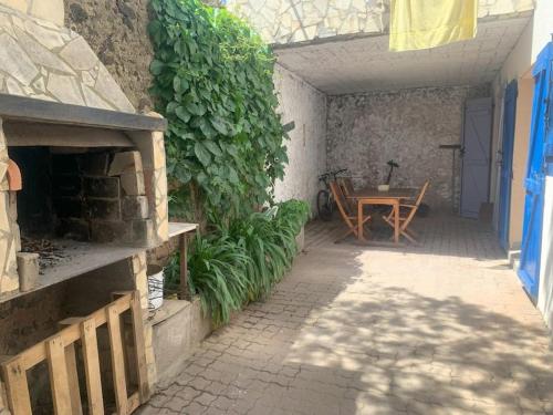 Facilities, Appartement avec jardinet in Bessan