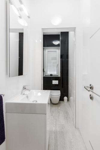 Superior Two-Bedroom Apartment with Terrace image 9