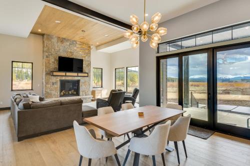 Leadville Retreat with Hot Tub and Mountain Views in Leadville, USA