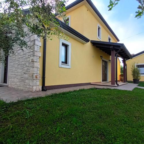 House Dolly [VR] – Porec, IA