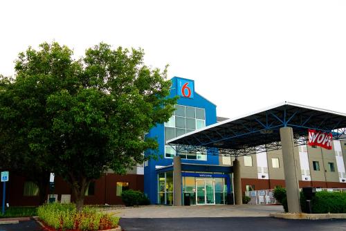Motel 6-Caseyville IL - Caseyville Il - image 5