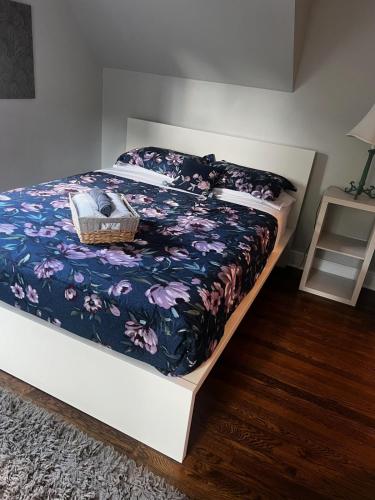 Private House + Yard Central Location to all RVA Private House + Yard Central Location to all RVA