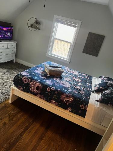 Private House + Yard Central Location to all RVA Private House + Yard Central Location to all RVA