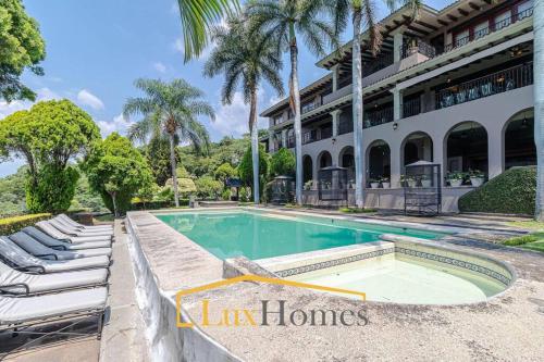 Lujosa casa, espectacular vista y alberca para 20 personas in Cuernavaca, Mexico