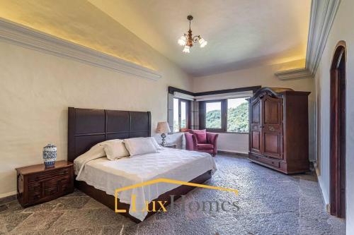 Lujosa casa, espectacular vista y alberca para 20 personas in Cuernavaca, Mexico
