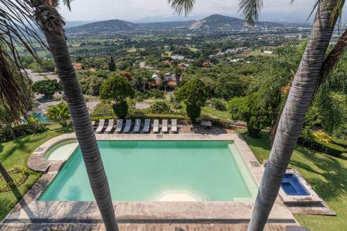 Lujosa casa, espectacular vista y alberca para 20 personas in Cuernavaca, Mexico