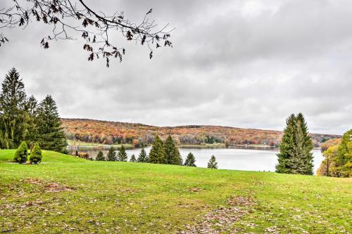 Terra Alta Vacation Rental Walk to Alpine Lake! in Terra Alta, USA